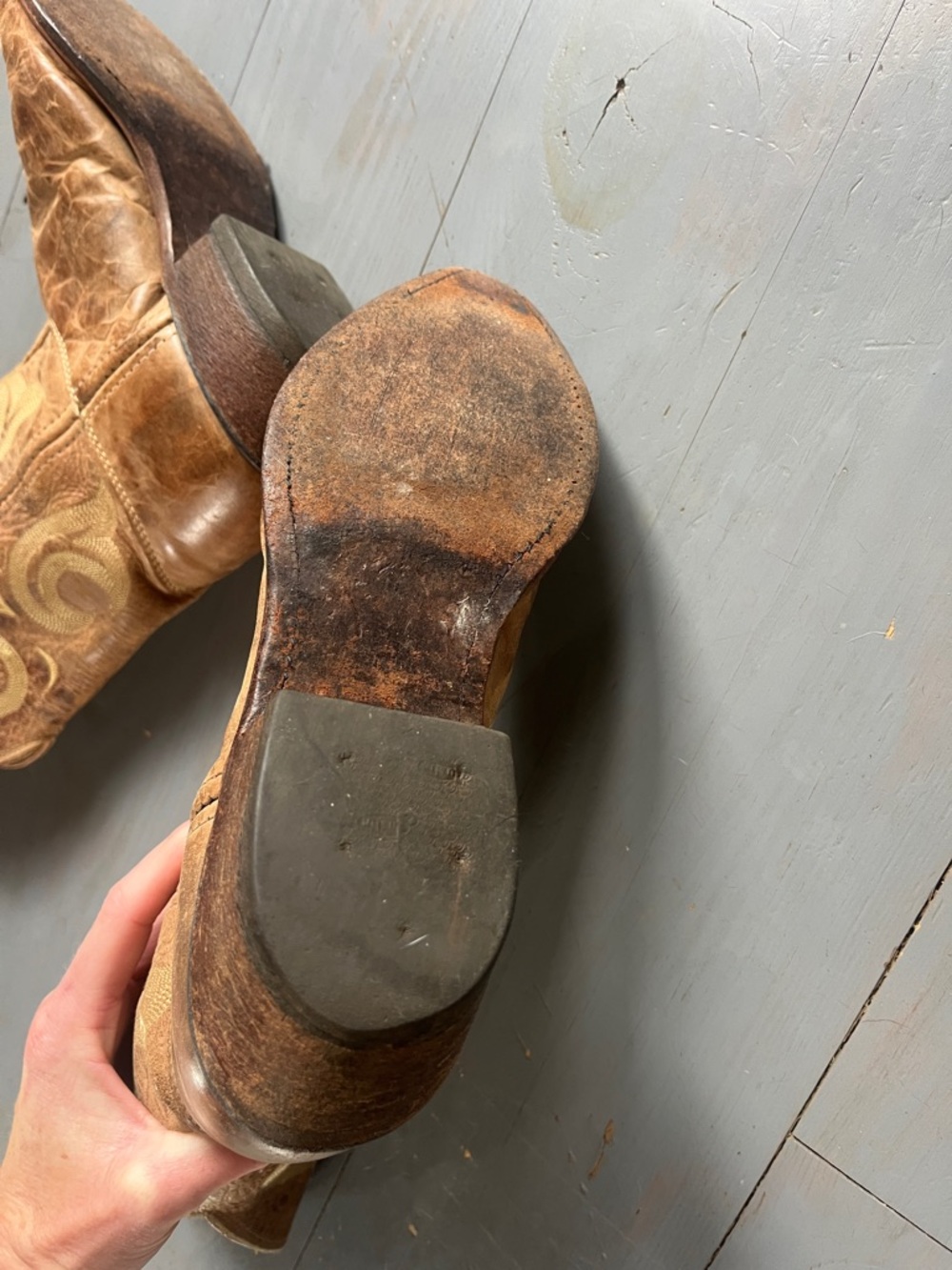 Justin Boots Brown Leather Western Heeled Boots with Cream Stitching - Picture 7 of 10